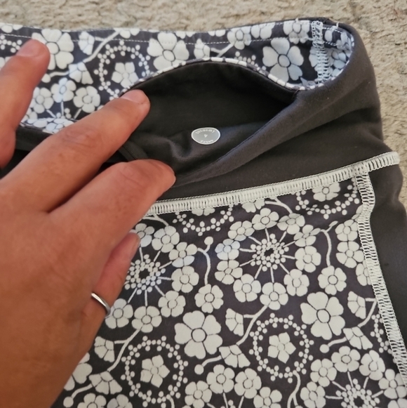 Lululemon Womens Floral Compass Black And White Colorblocked Mid Rise Pant 4 - Picture 6 of 10